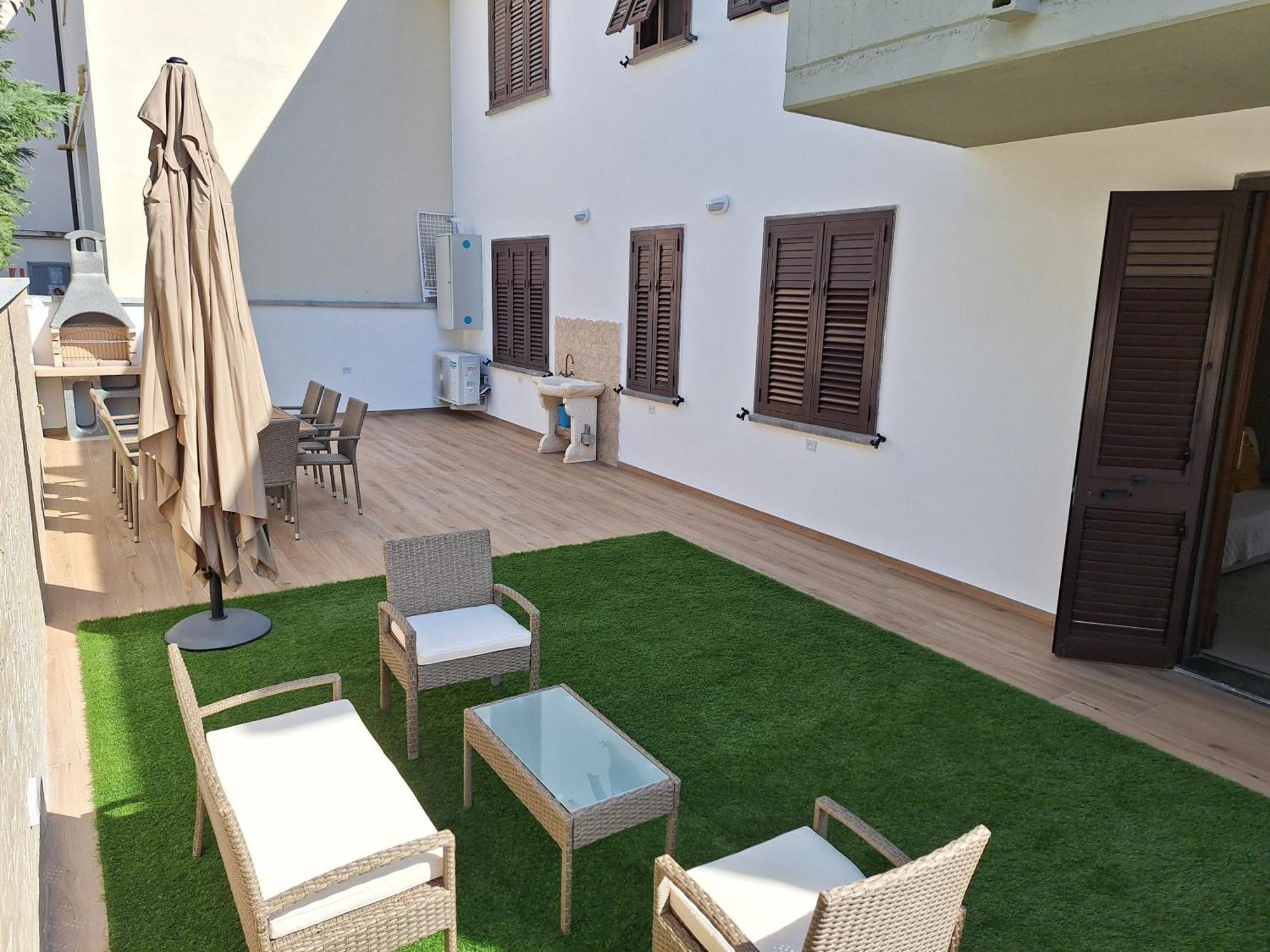 Dd House Family Holiday Apartment Cecina  Buitenkant foto