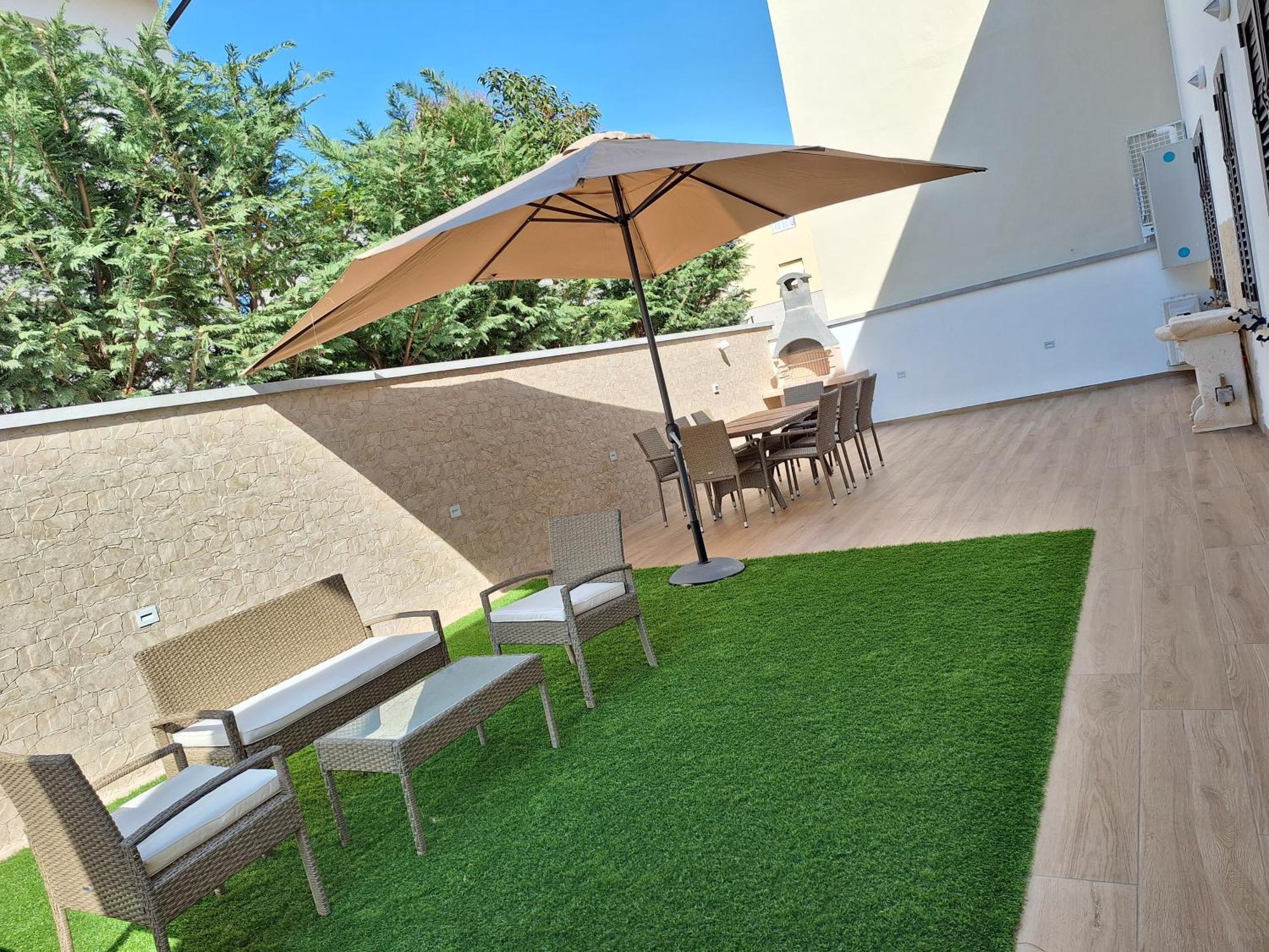 Dd House Family Holiday Apartment Cecina  Buitenkant foto